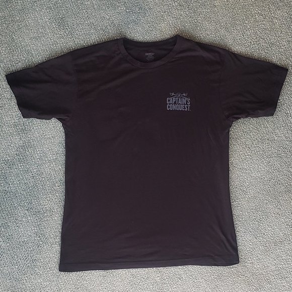 NWOT Graphic T-shirt Captain's Conquest - Picture 4 of 5